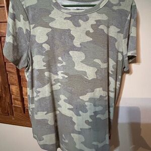 SO Women’s Green Camouflage Short Sleeve Tee